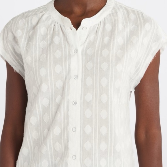 Flags & Anthem White Button-Up Blouse size medium. - Picture 4 of 11